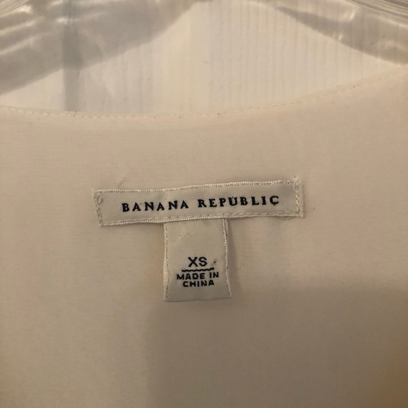 Banana Republic cream blouse. XS - Picture 2 of 4